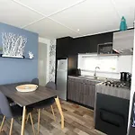 Camping Mobil Vue Sur - Racine 03