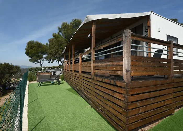 Camping Mobil Vue Sur - Racine 03 Saint-Raphaël