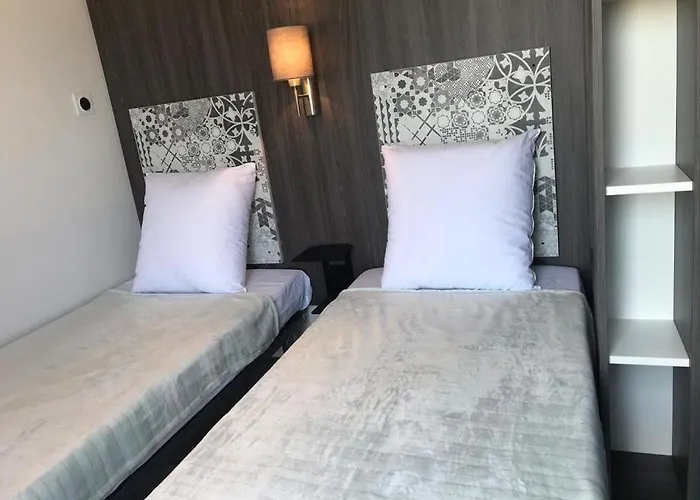 Camping Mobil Vue Sur - Racine 03 *